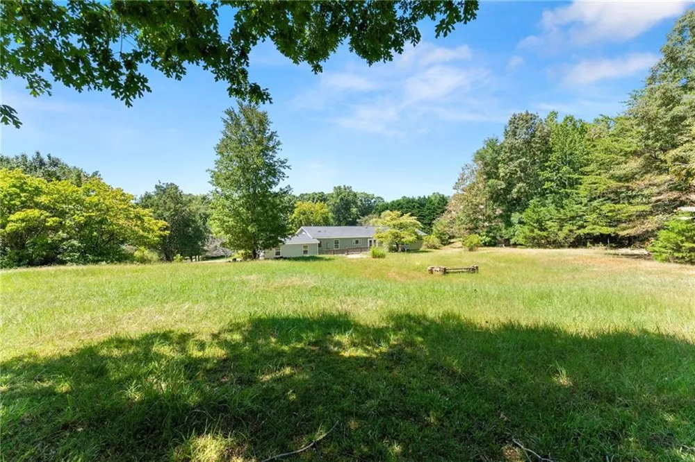 82 Bobbys Drive Cleveland, GA 30528
