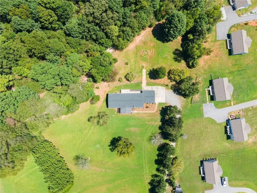 82 Bobbys Drive Cleveland, GA 30528