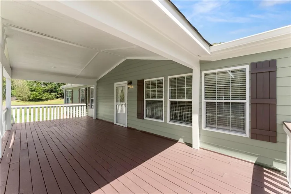82 Bobbys Drive Cleveland, GA 30528