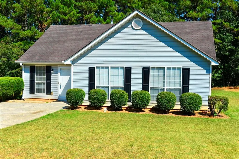 4256 Viewpoint Lane Ellenwood, GA 30294