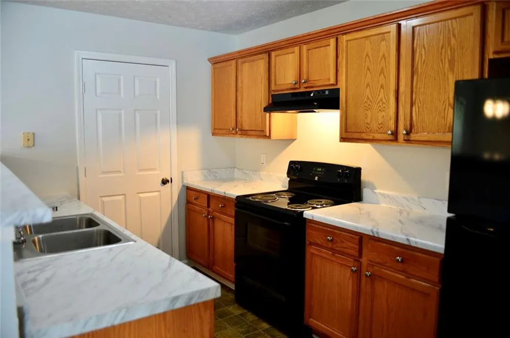 4256 Viewpoint Lane Ellenwood, GA 30294