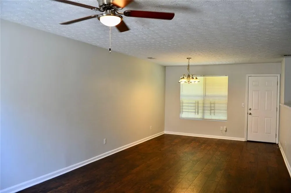 4256 Viewpoint Lane Ellenwood, GA 30294