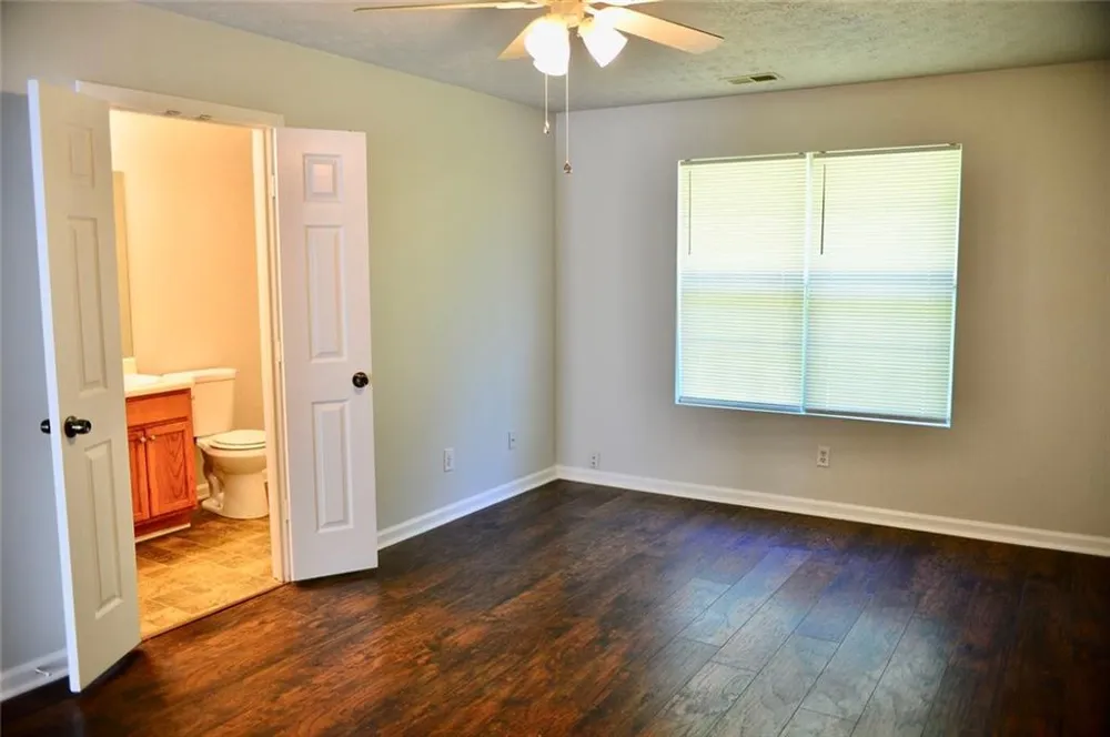 4256 Viewpoint Lane Ellenwood, GA 30294