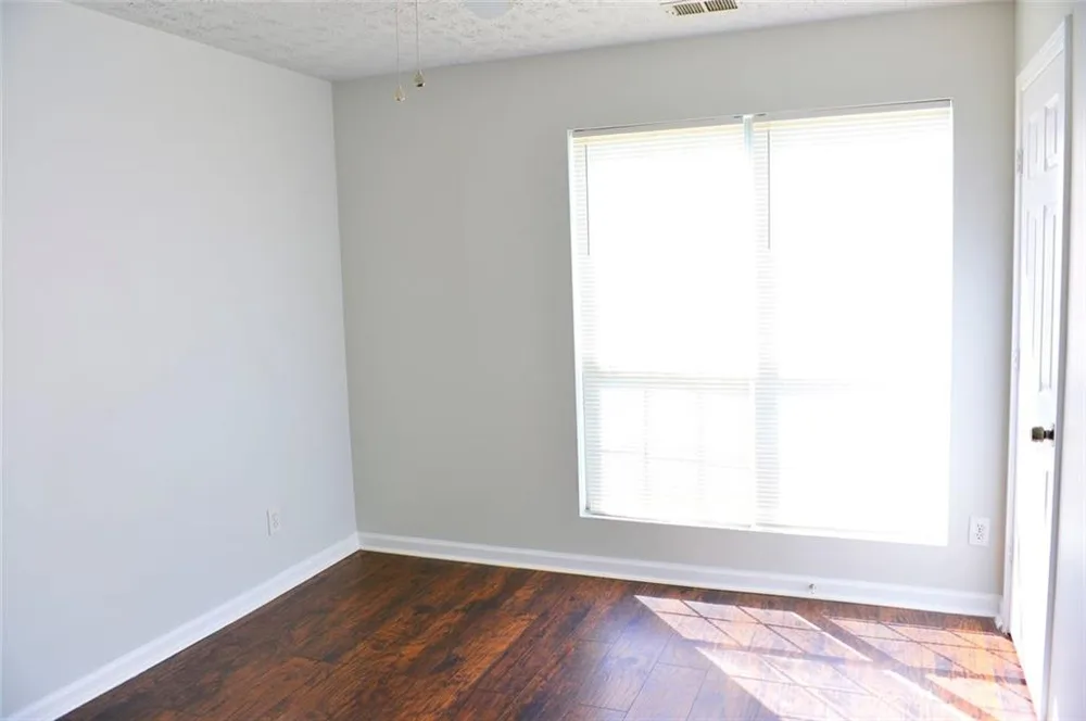 4256 Viewpoint Lane Ellenwood, GA 30294