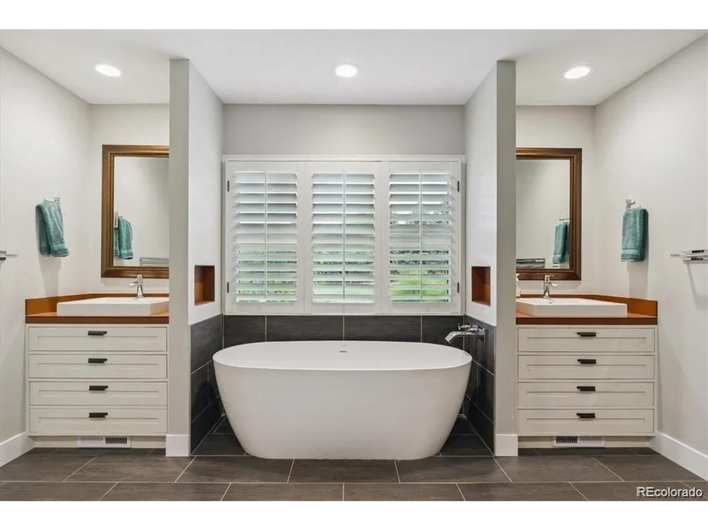 4900 Lakeshore Drive Littleton, CO 80123