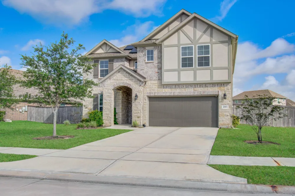 4910 Magnolia Springs Drive Pearland, TX 77584