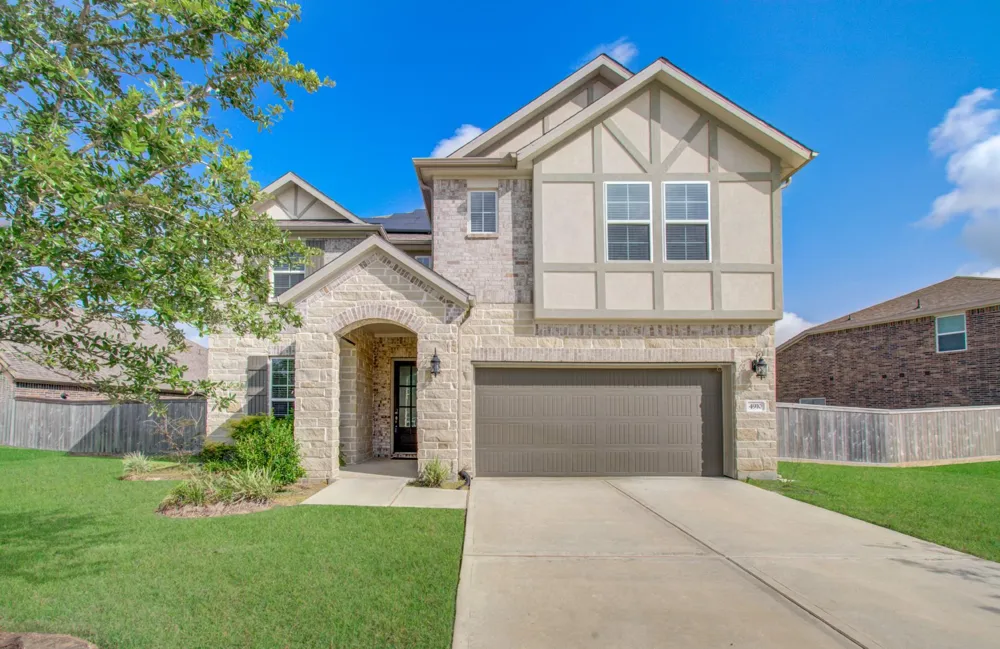 4910 Magnolia Springs Drive Pearland, TX 77584