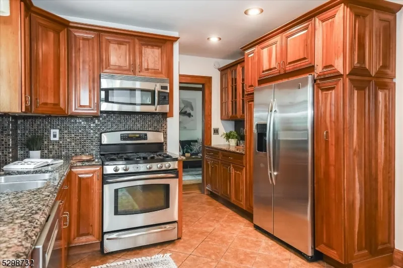 19 Field Rd Maplewood, NJ 07040