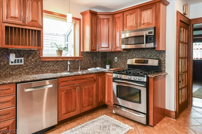 19 Field Rd Maplewood, NJ 07040