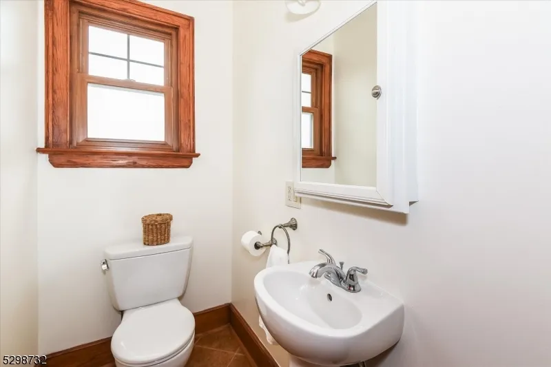 19 Field Rd Maplewood, NJ 07040