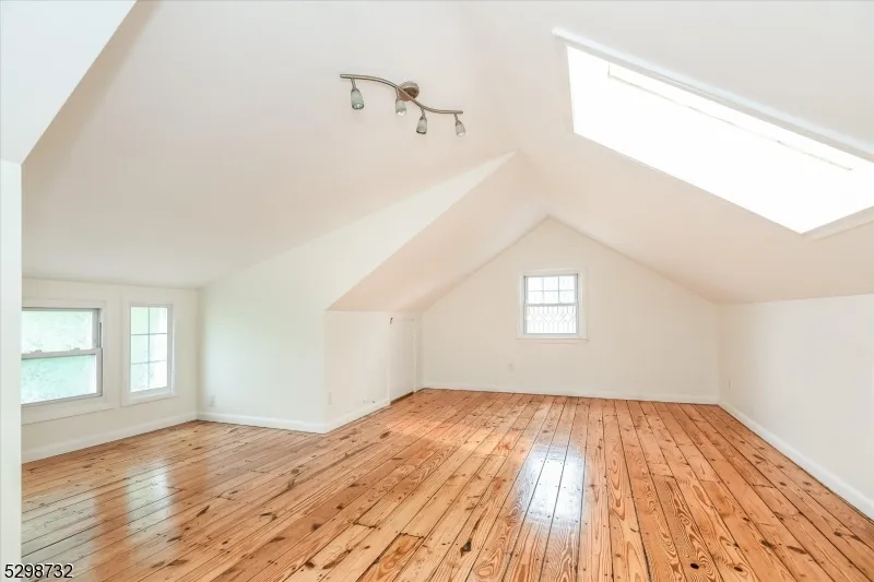 19 Field Rd Maplewood, NJ 07040