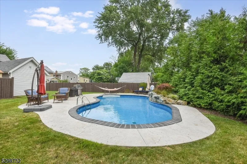 19 Field Rd Maplewood, NJ 07040
