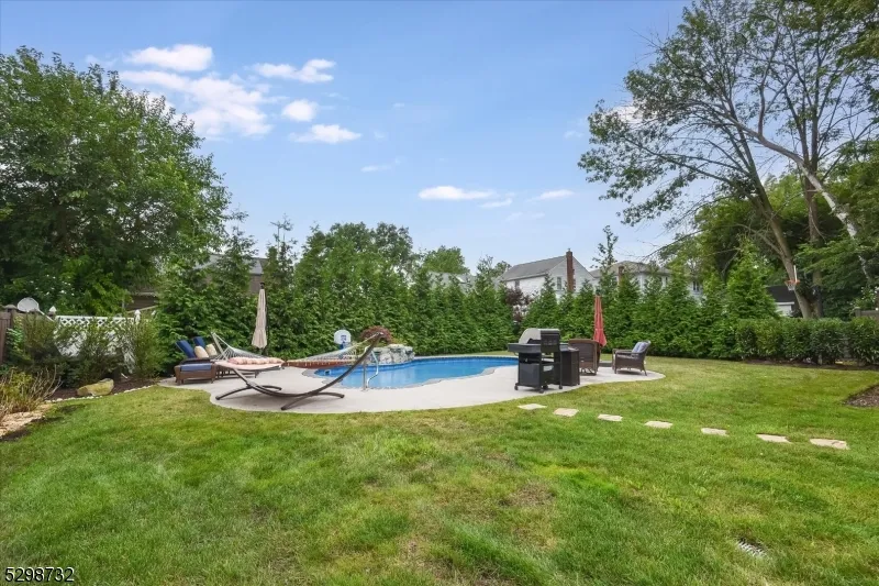19 Field Rd Maplewood, NJ 07040