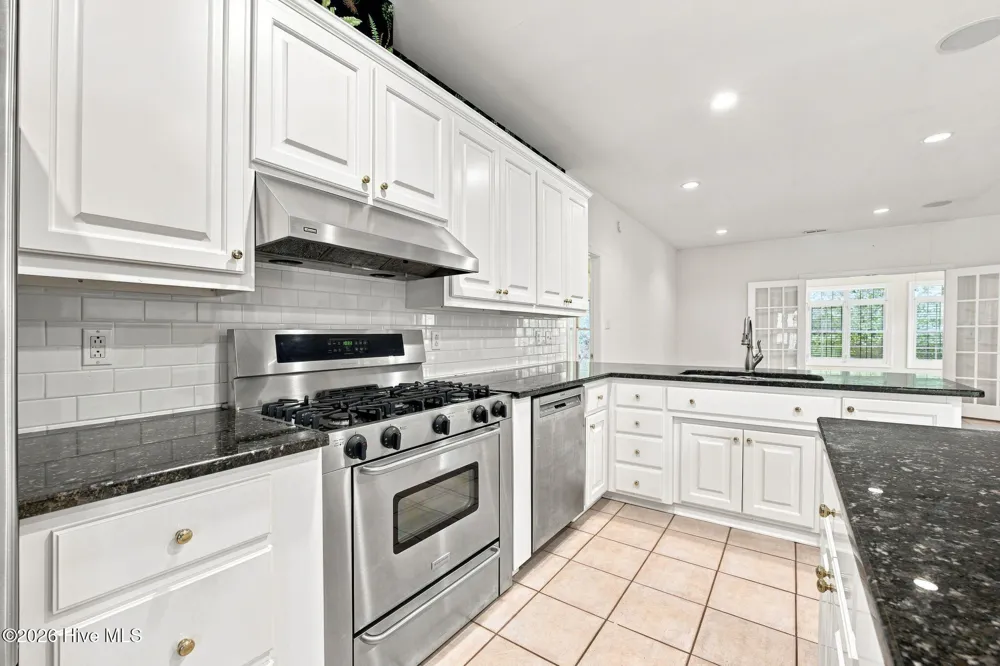 318 Village Green Drive Trent Woods, NC 28562
