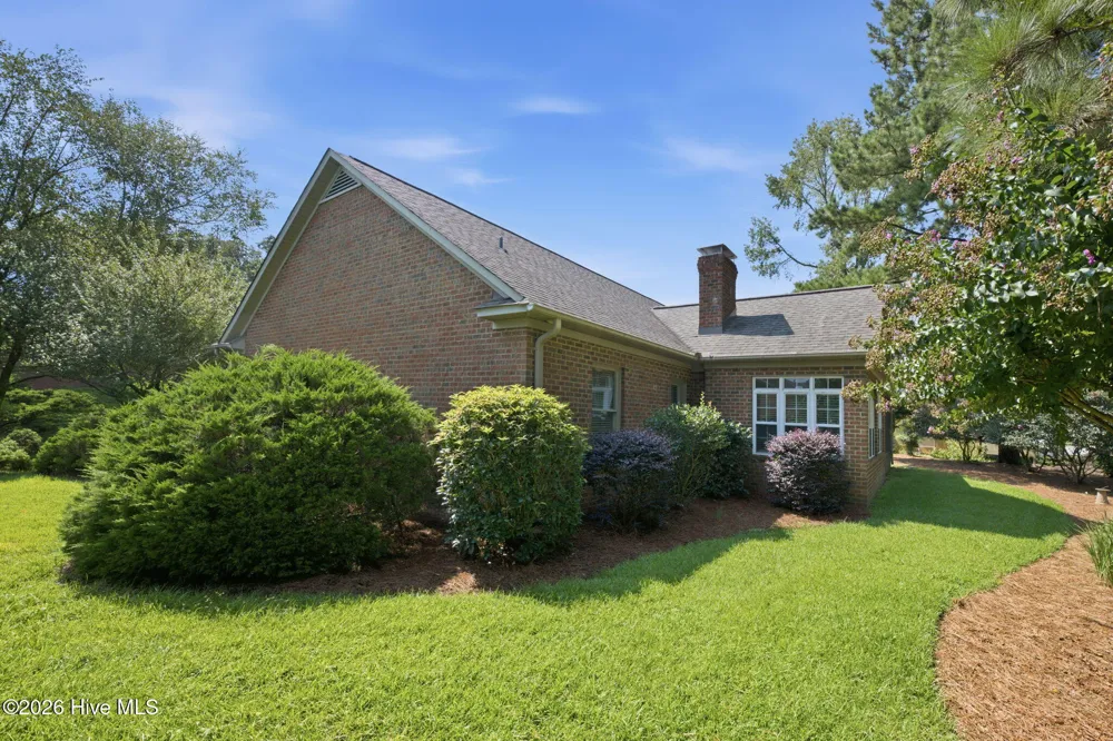 318 Village Green Drive Trent Woods, NC 28562