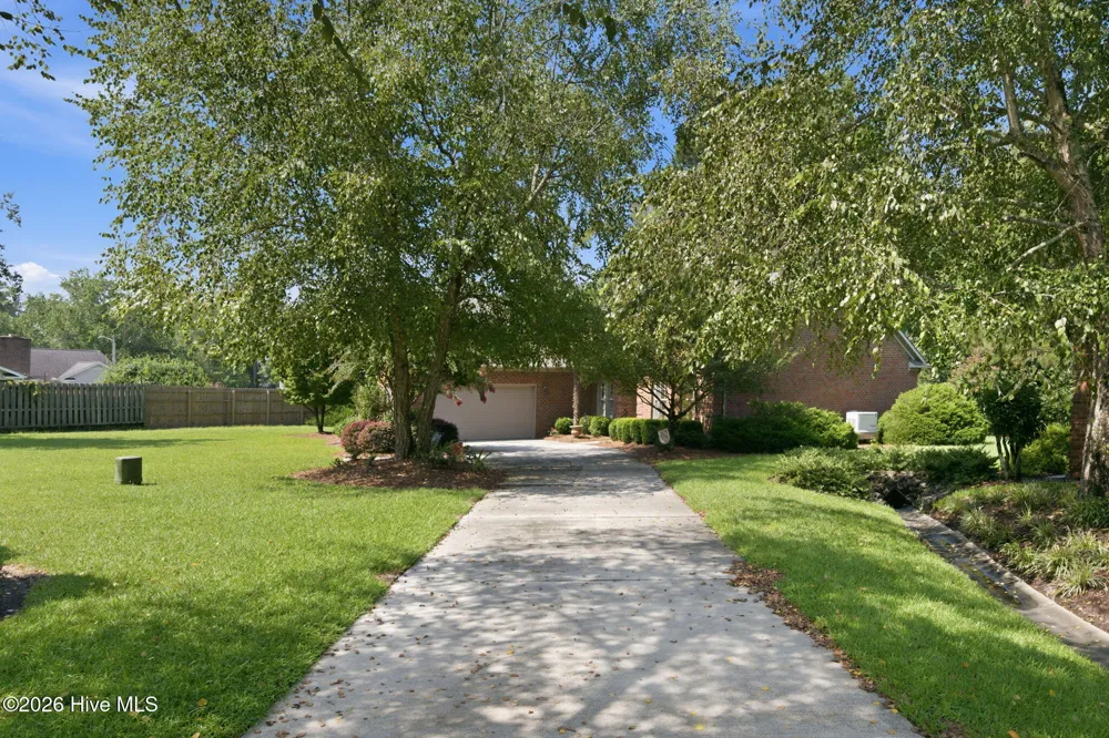 318 Village Green Drive Trent Woods, NC 28562