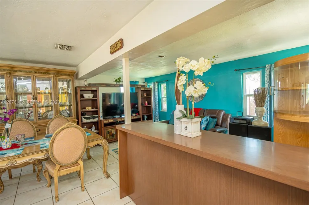 2340 NW 187th St Miami Gardens, FL 33056