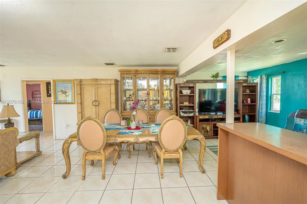 2340 NW 187th St Miami Gardens, FL 33056