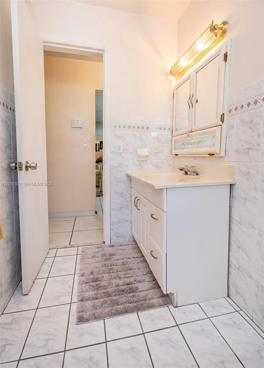 2340 NW 187th St Miami Gardens, FL 33056