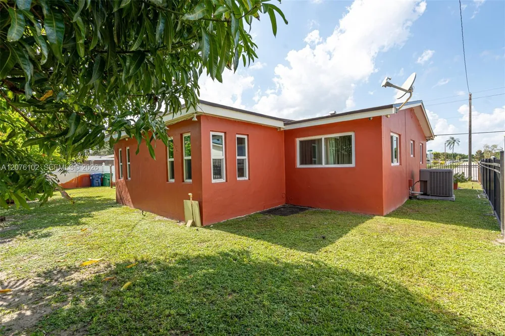 2340 NW 187th St Miami Gardens, FL 33056