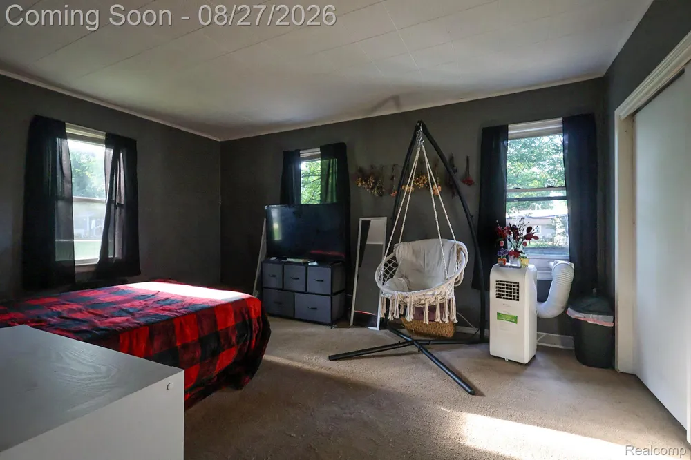 316 Falcon Road Blackman Charter Township, MI 49202