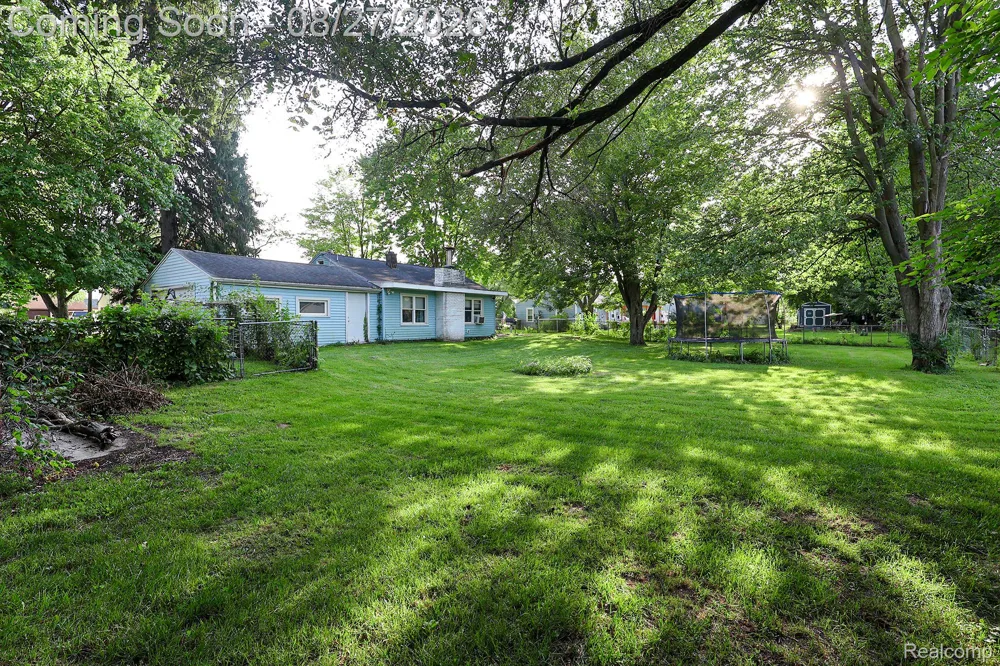 316 Falcon Road Blackman Charter Township, MI 49202