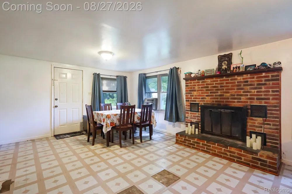 316 Falcon Road Blackman Charter Township, MI 49202