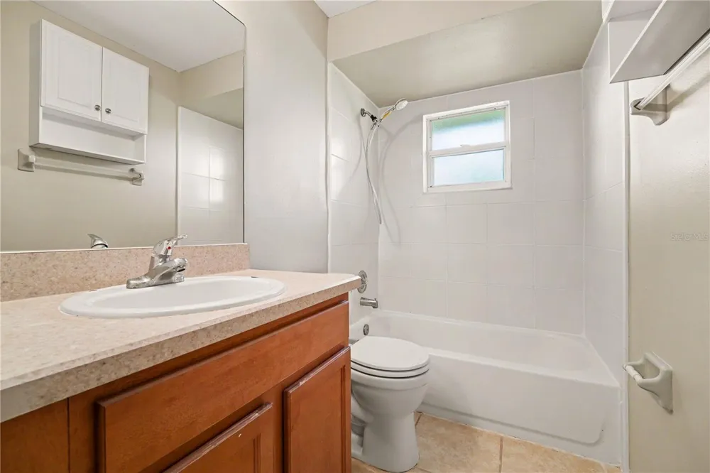829 NE PEMBROKE AVENUE Palm Bay, FL 32907