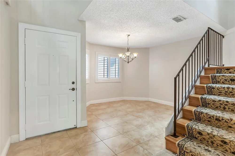 605 CHESTNUT OAK CIRCLE #107 Altamonte Springs, FL 32701