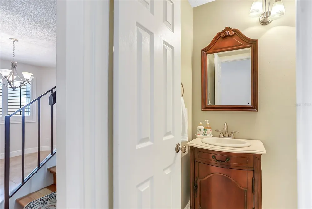 605 CHESTNUT OAK CIRCLE #107 Altamonte Springs, FL 32701