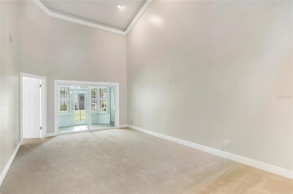 605 CHESTNUT OAK CIRCLE #107 Altamonte Springs, FL 32701