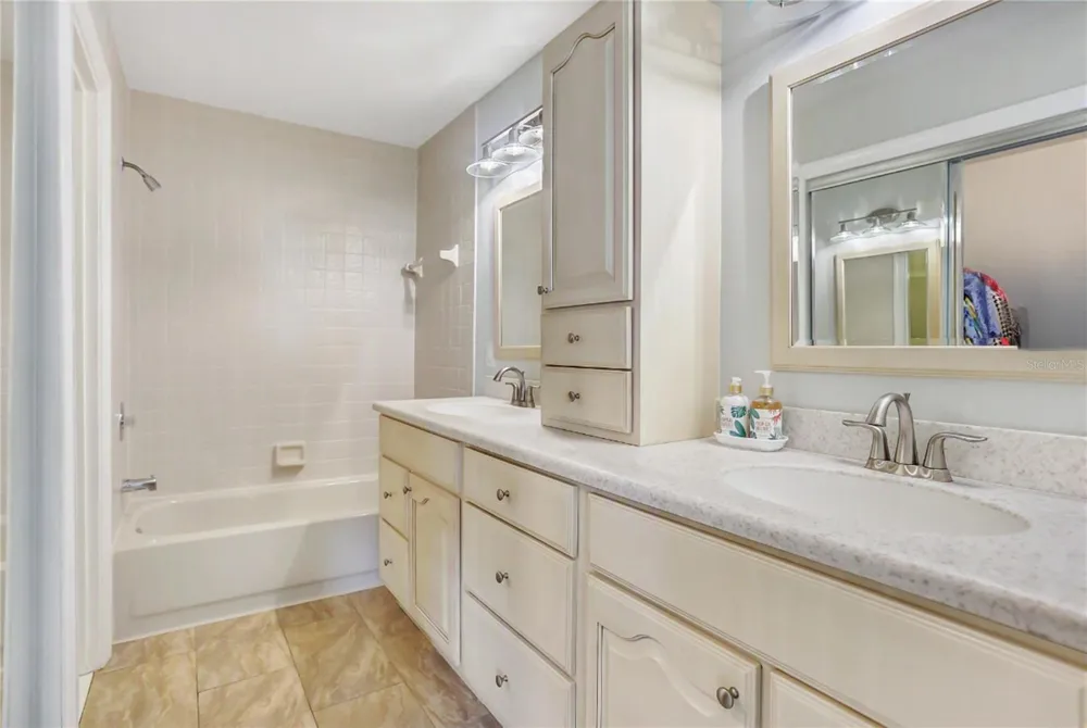 605 CHESTNUT OAK CIRCLE #107 Altamonte Springs, FL 32701