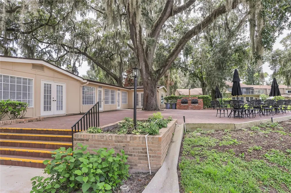 605 CHESTNUT OAK CIRCLE #107 Altamonte Springs, FL 32701