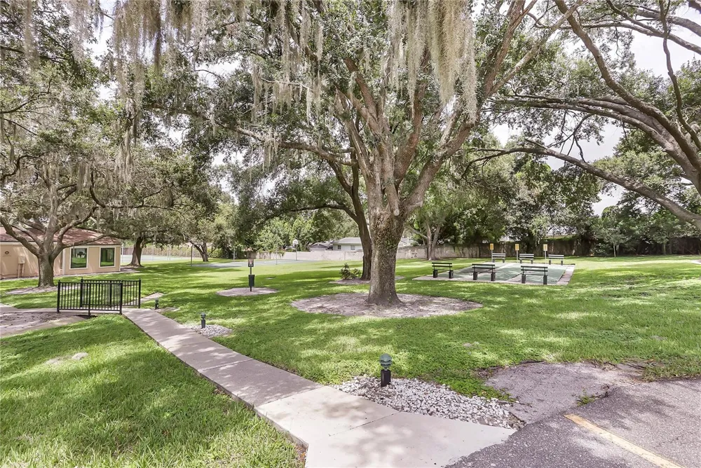 605 CHESTNUT OAK CIRCLE #107 Altamonte Springs, FL 32701