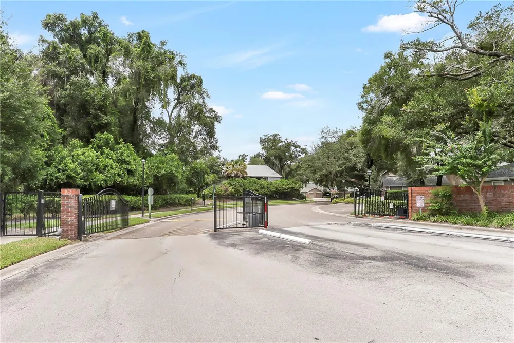 605 CHESTNUT OAK CIRCLE #107 Altamonte Springs, FL 32701