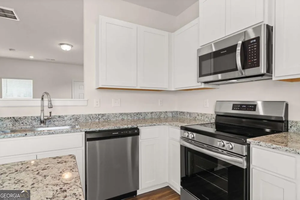 21 Cove LN Ringgold, GA 30736