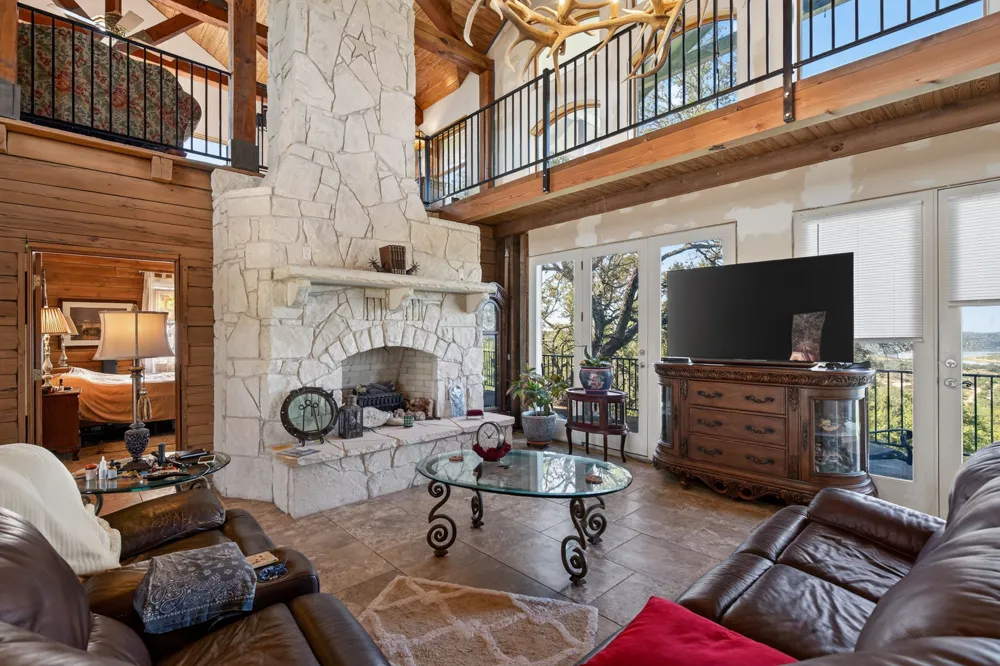 6401 Muleshoe Bend Trail Marble Falls, TX 78654