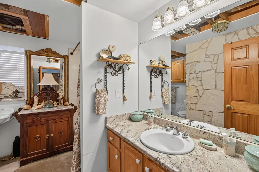 6401 Muleshoe Bend Trail Marble Falls, TX 78654