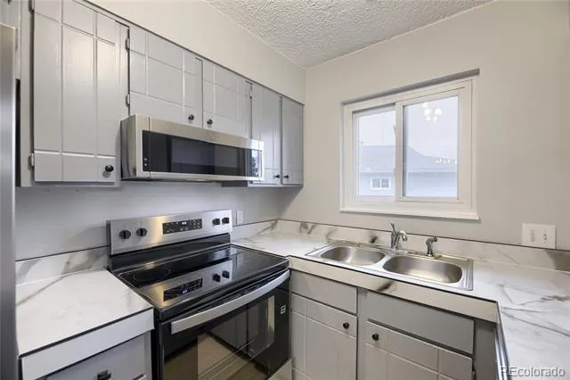 7309 W Hampden Avenue #204 Lakewood, CO 80227