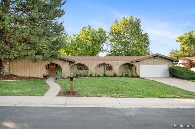 3701 S Peach Way Denver, CO 80237