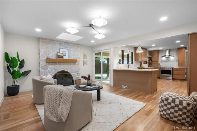 3701 S Peach Way Denver, CO 80237