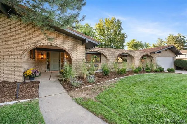 3701 S Peach Way Denver, CO 80237