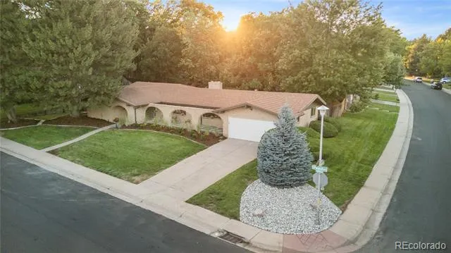3701 S Peach Way Denver, CO 80237