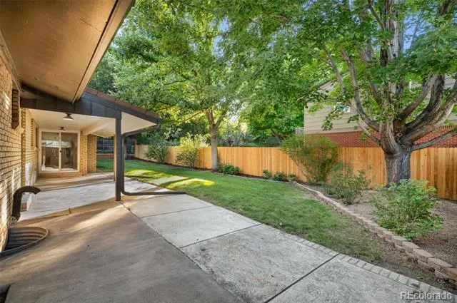 3701 S Peach Way Denver, CO 80237