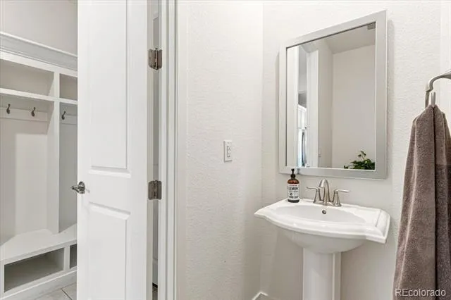 22441 E Narrowleaf Circle Aurora, CO 80016