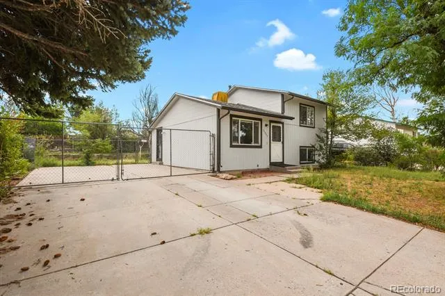 15977 E 17th Place Aurora, CO 80011