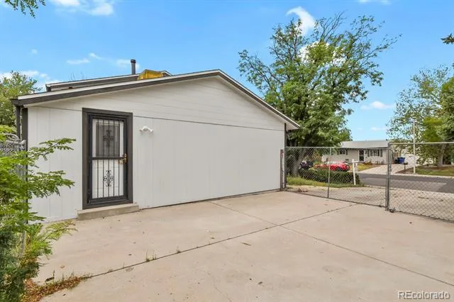 15977 E 17th Place Aurora, CO 80011