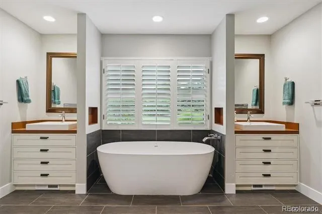 4900 Lakeshore Drive Littleton, CO 80123