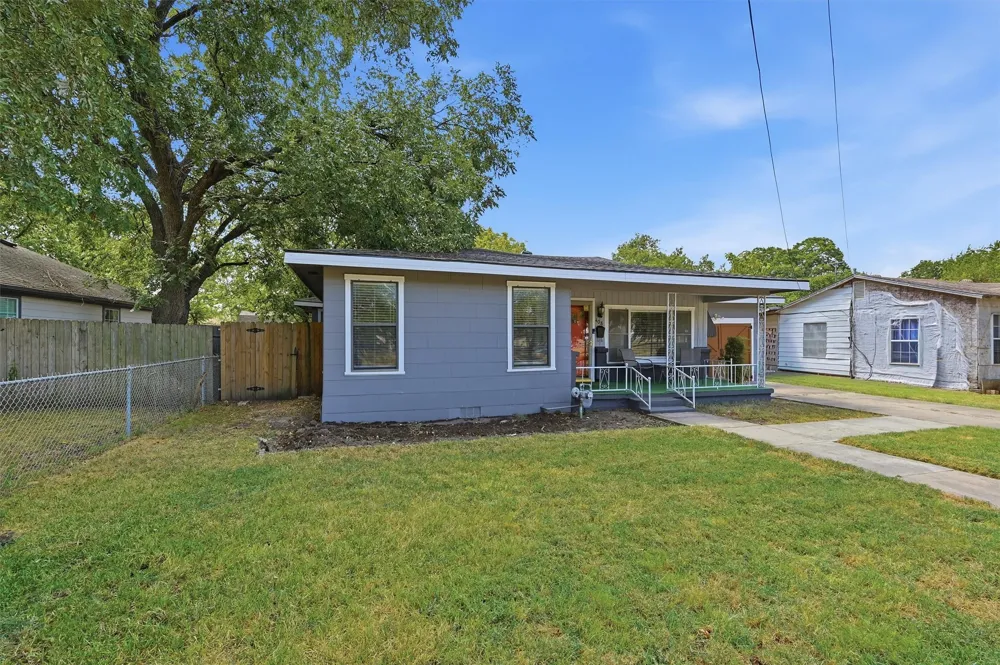 408 E Park Avenue Sherman, TX 75090