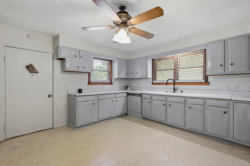 408 E Park Avenue Sherman, TX 75090